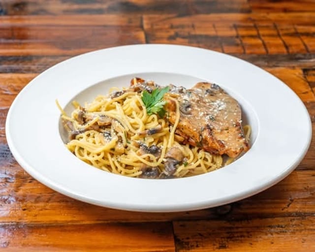 FULL TRAY POLLO MARSALA.